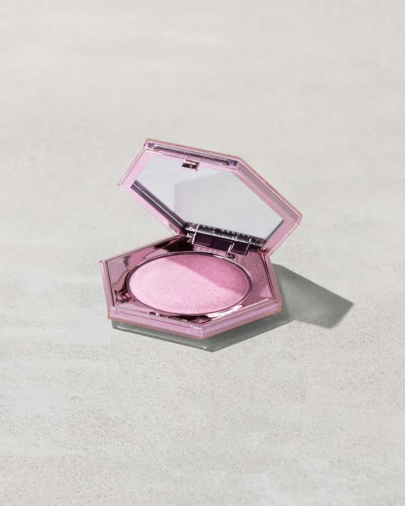 fenty beauty highlighter diamond-lavender luvr