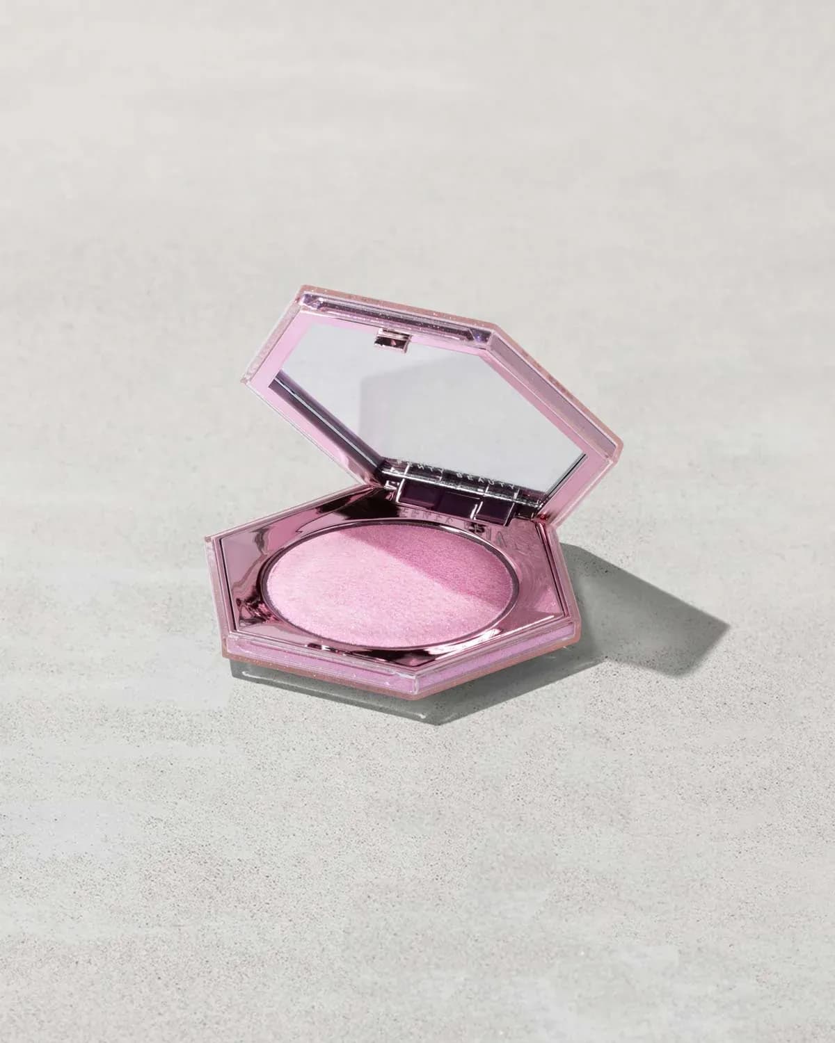 fenty beauty highlighter diamond-lavender luvr