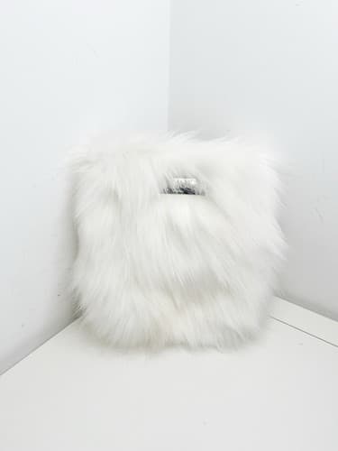 huda beauty icey nude bag